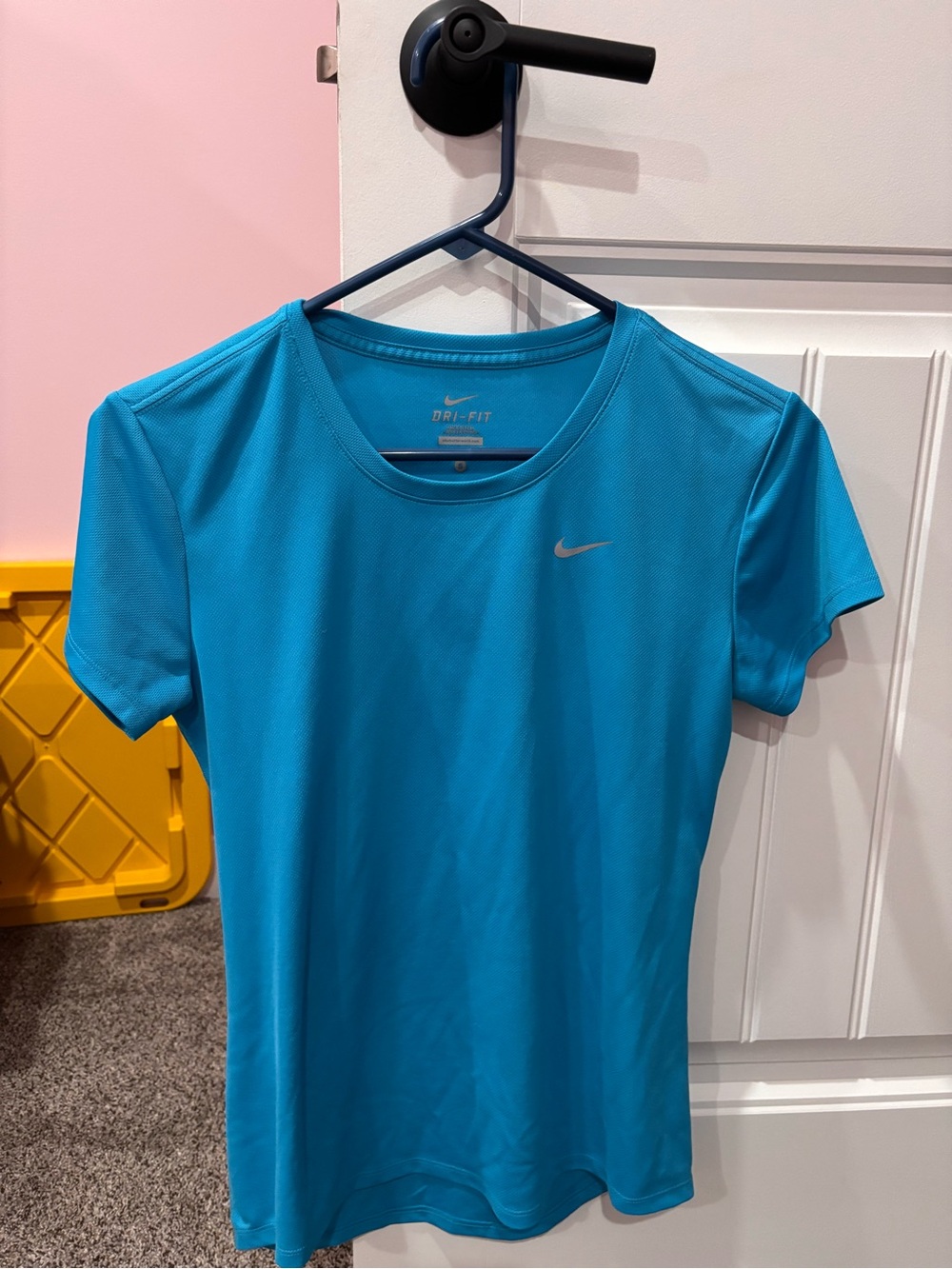 Nike Dri-FIT Athletic Tee in Bright Blue size small